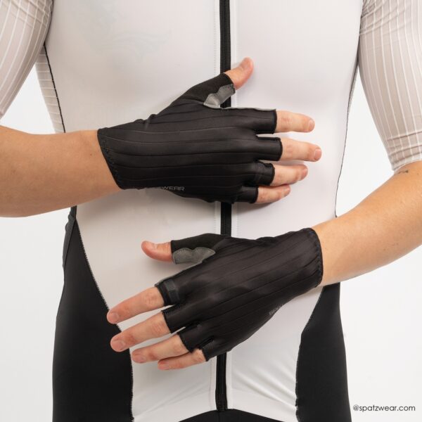 Aero glove